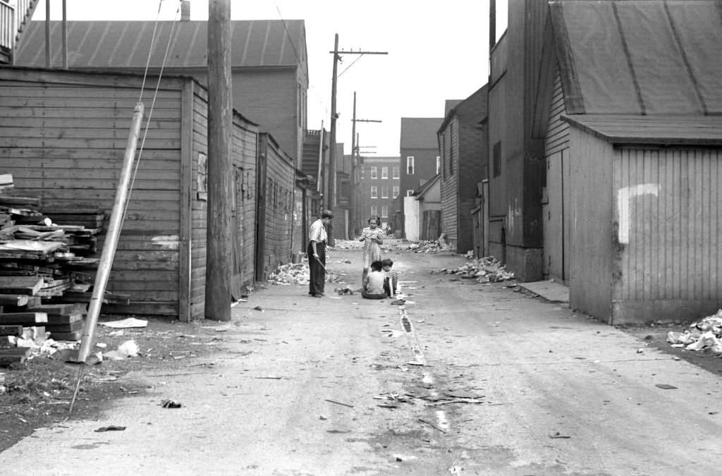 Four Children in Alley, South Chicago, Illinois, July 1941