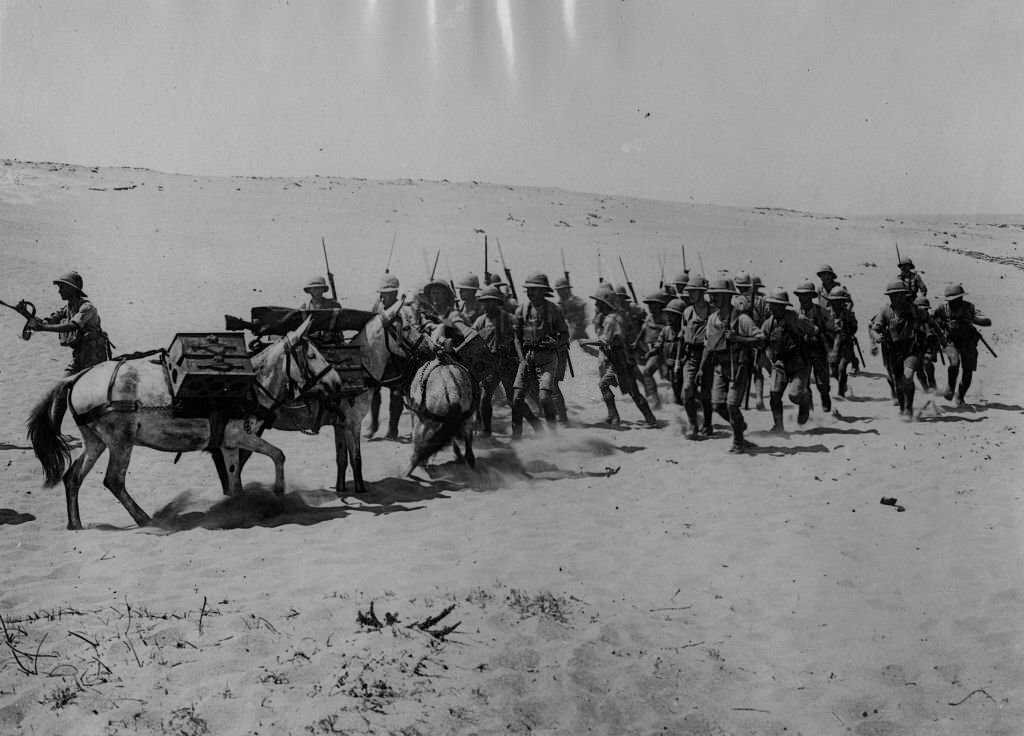 Midland troops (Lewis Gun Section) preparing to mount guns