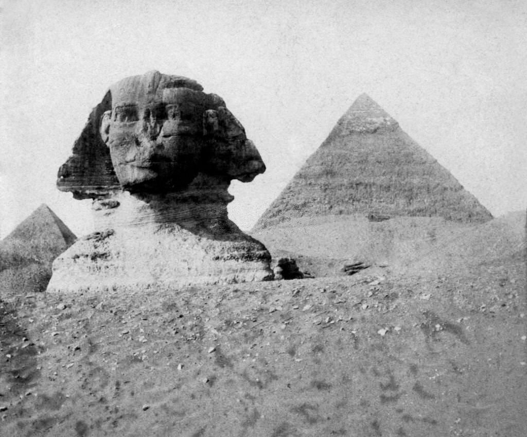 egypt, cairo, Giza the sphinx and the pyramid of chefren, 1915