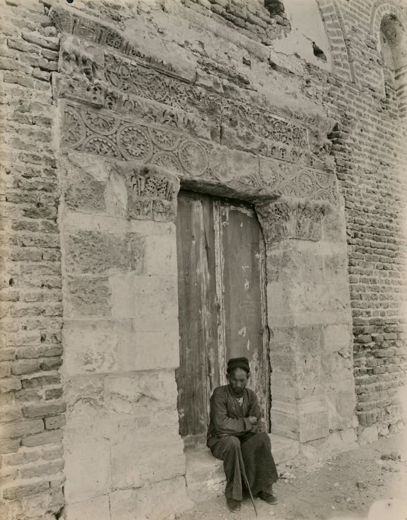 A door to northern wall, Red Convent, 1912