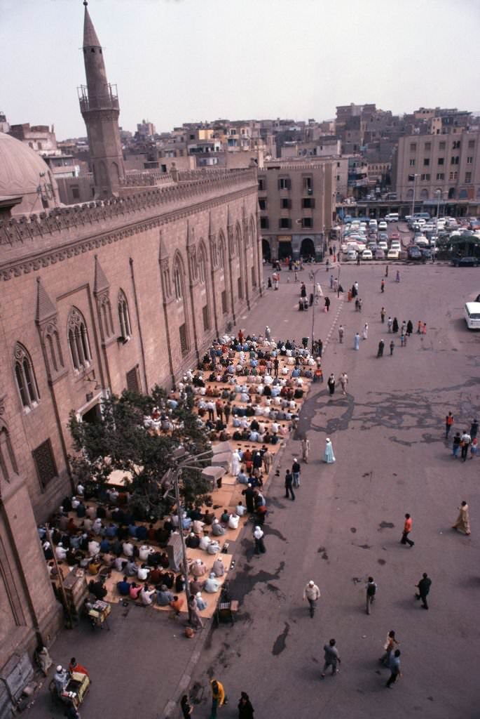 Prayer at the Al Azhar Mosque in October 1978 in Cairo
