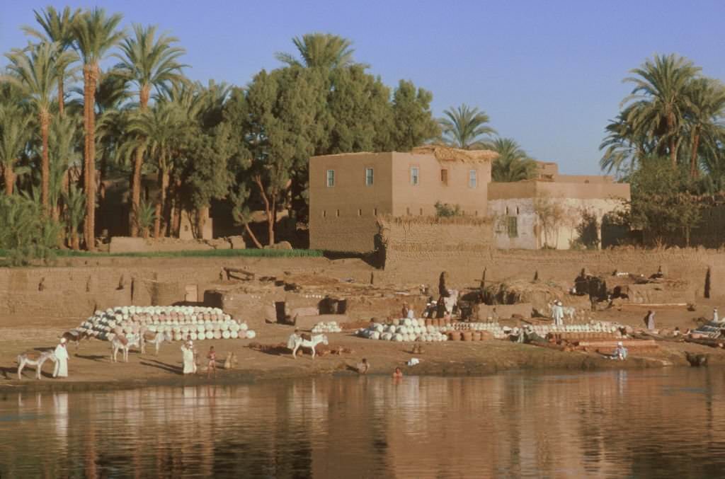 A jar factory on the banks of the Nile river, 1977