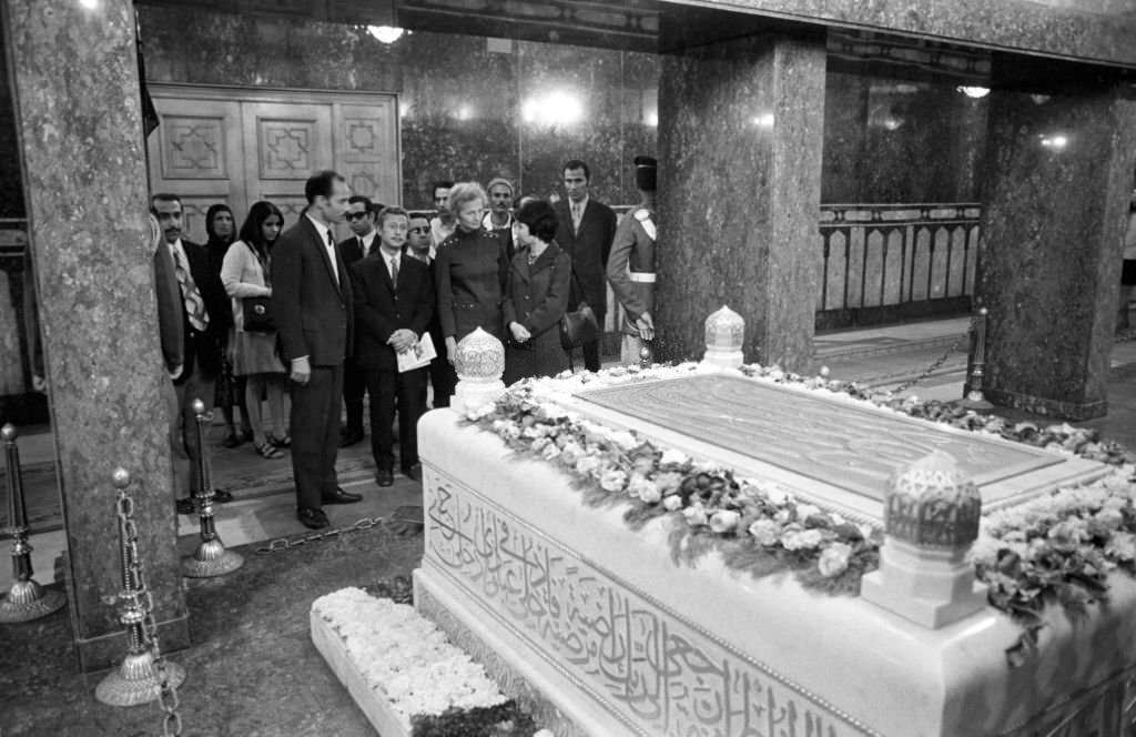 Visitors at the tomb of Gamal Abdel Nasser in Cairo, 1972