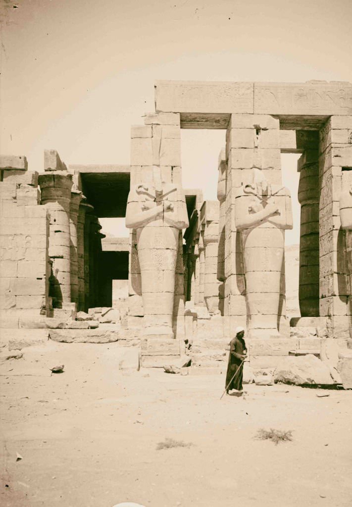 Near view of statues of Rameses [i.e., Ramses] II in the Ramesseum, 1900.