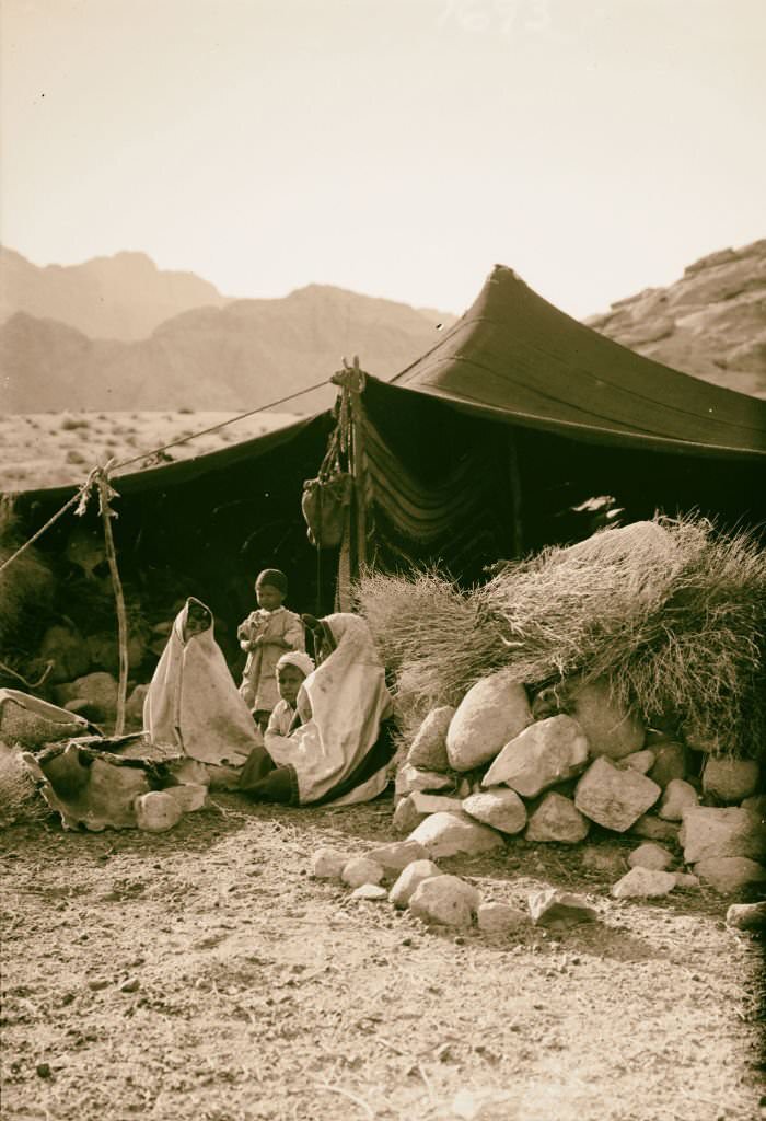 Bedouin home in Wady Er-Raha in Sinai, Egypt, 1900.
