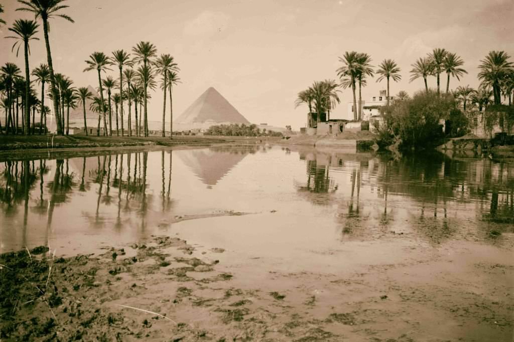 Village near the pyramids, Jizah, Egypt, 1900