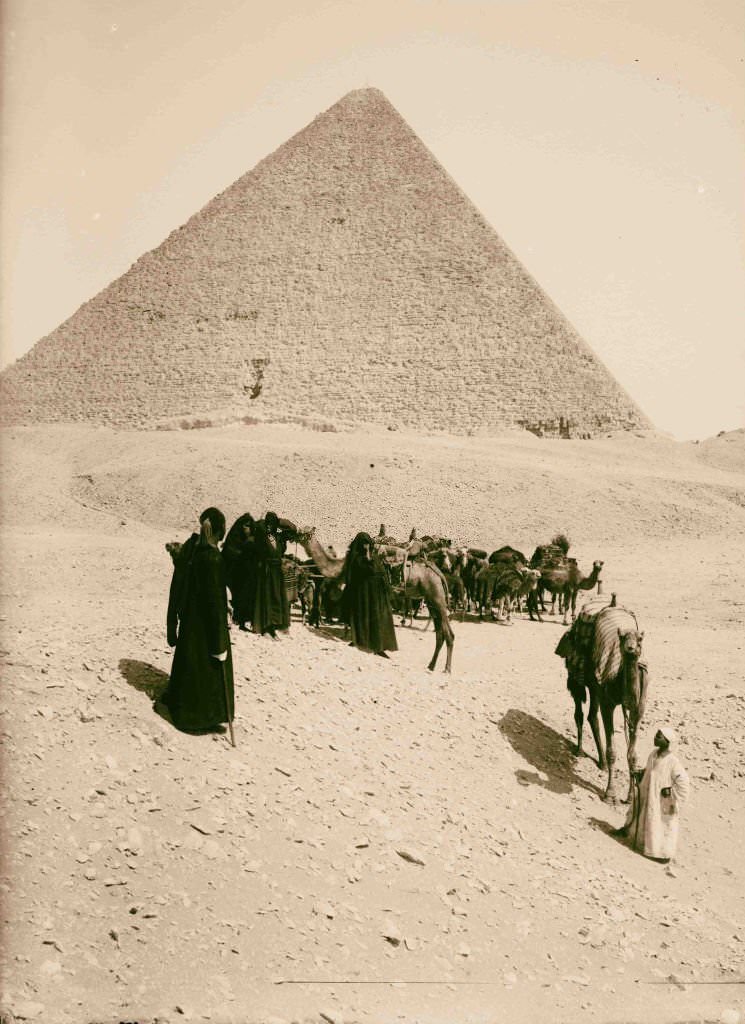 The pyramids of Gizeh. Caravan of Bedouins at the pyramids, 1900