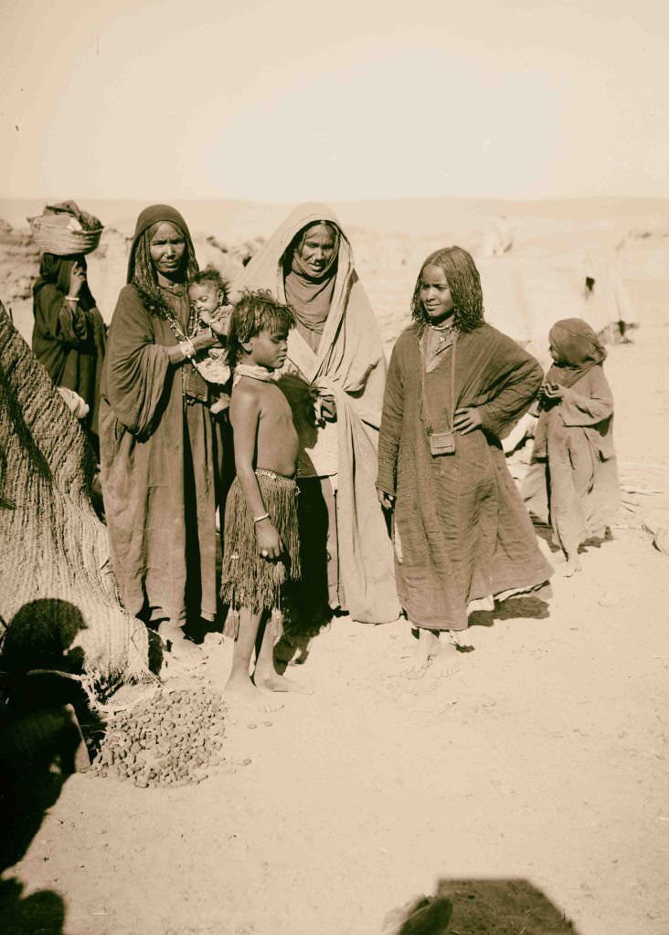 Group of Bisharin women, Egypt, 1900s.