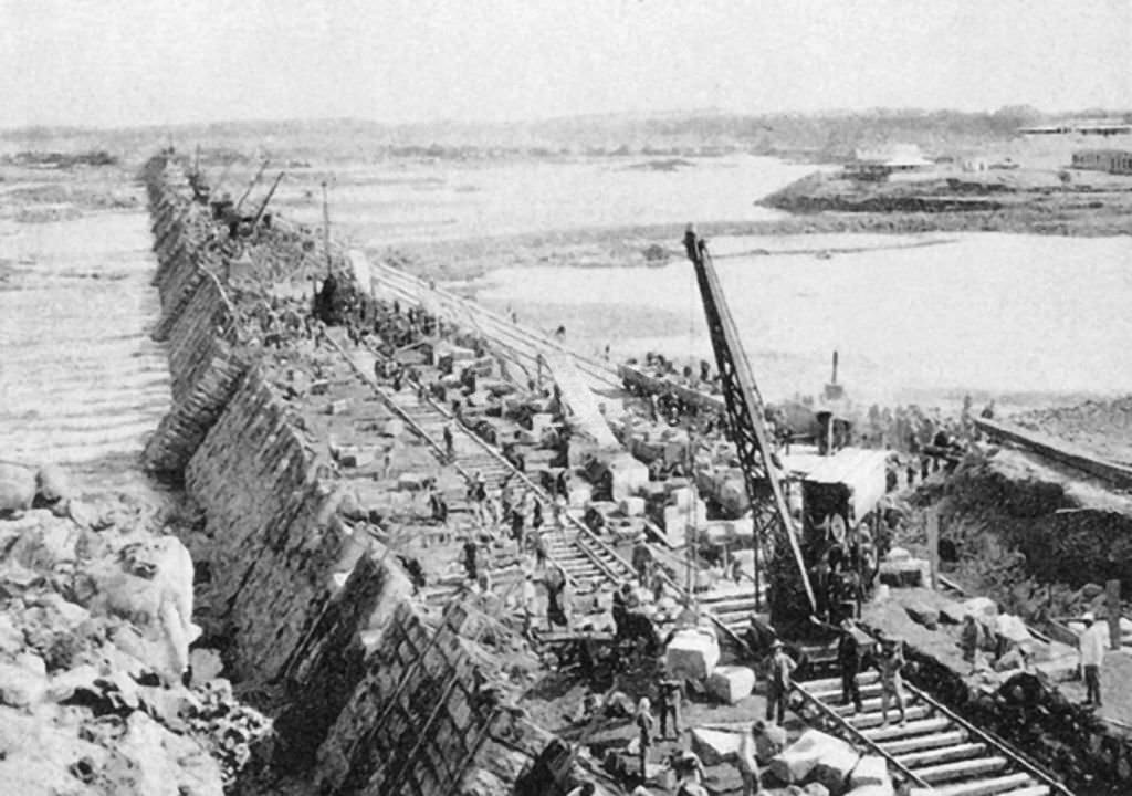 Embankment work, shortly before the Aswan dam was completed.
