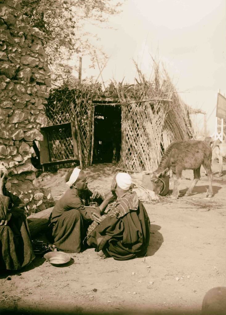 Street barber, 1900