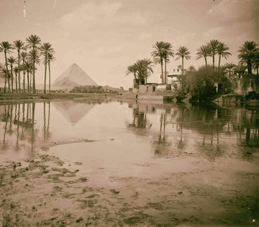 Village near the pyramids of Gizeh, Jizah, Egypt, 1900.