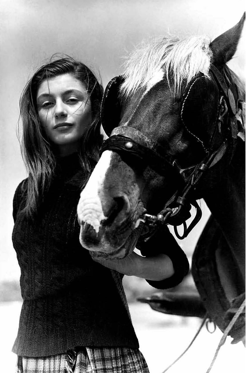 Fascinating Photos of Life in France from the 1930s and 1940s by Émile Savitry