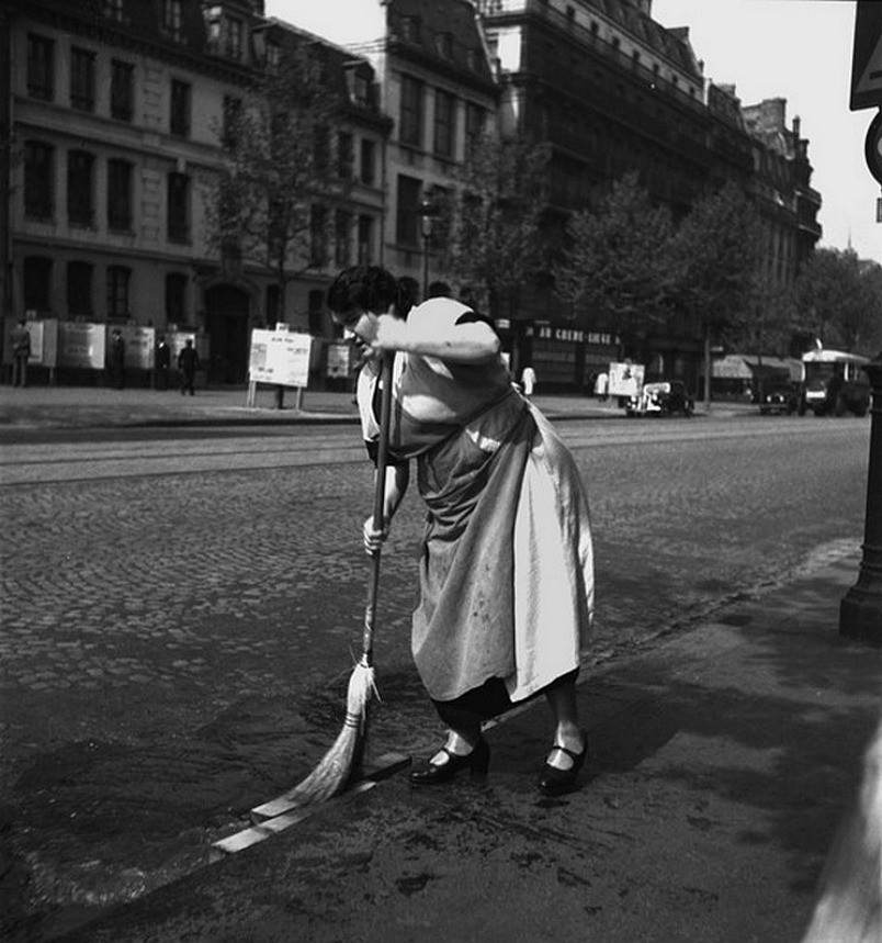 Fascinating Photos of Life in France from the 1930s and 1940s by Émile Savitry