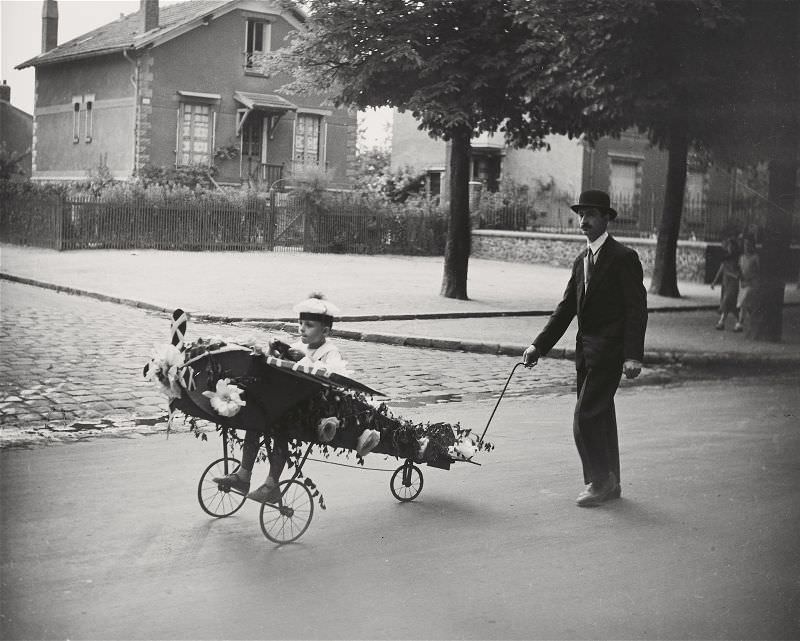 French Children Playing Out in the Streets in the 1930s and 1940s