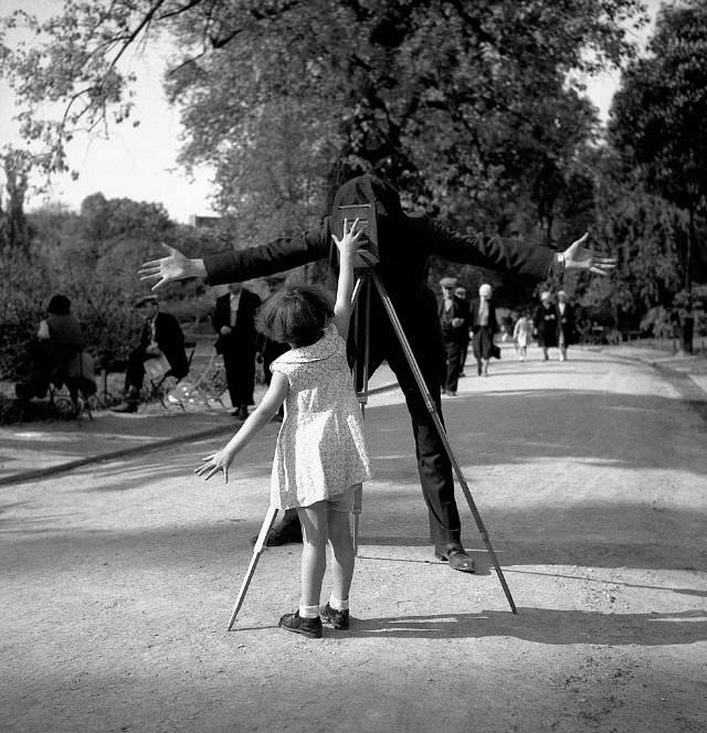 French Children Playing Out in the Streets in the 1930s and 1940s