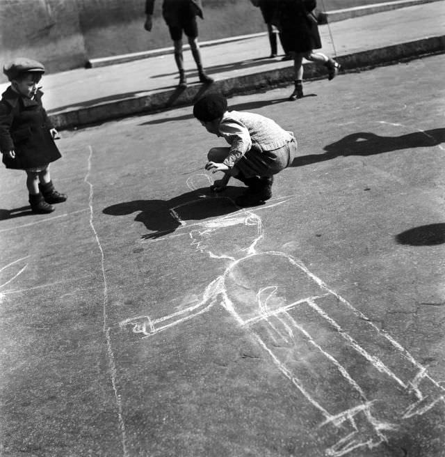 French Children Playing Out in the Streets in the 1930s and 1940s