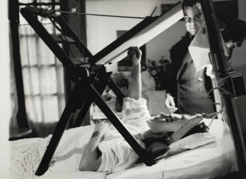 Frida painting in bed, 1940
