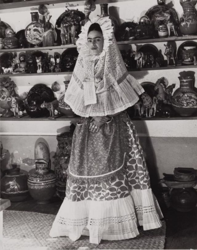 Kahlo photograph by Bernard Silberstein