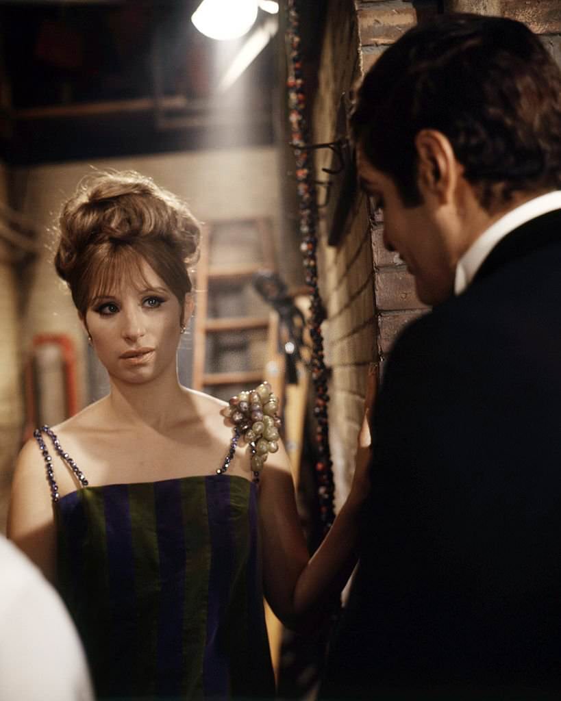 Barbra Streisand as Fanny Brice, and Egyptian actor Omar Sharif, as Nick Arnstein, in 'Funny Girl', 1968