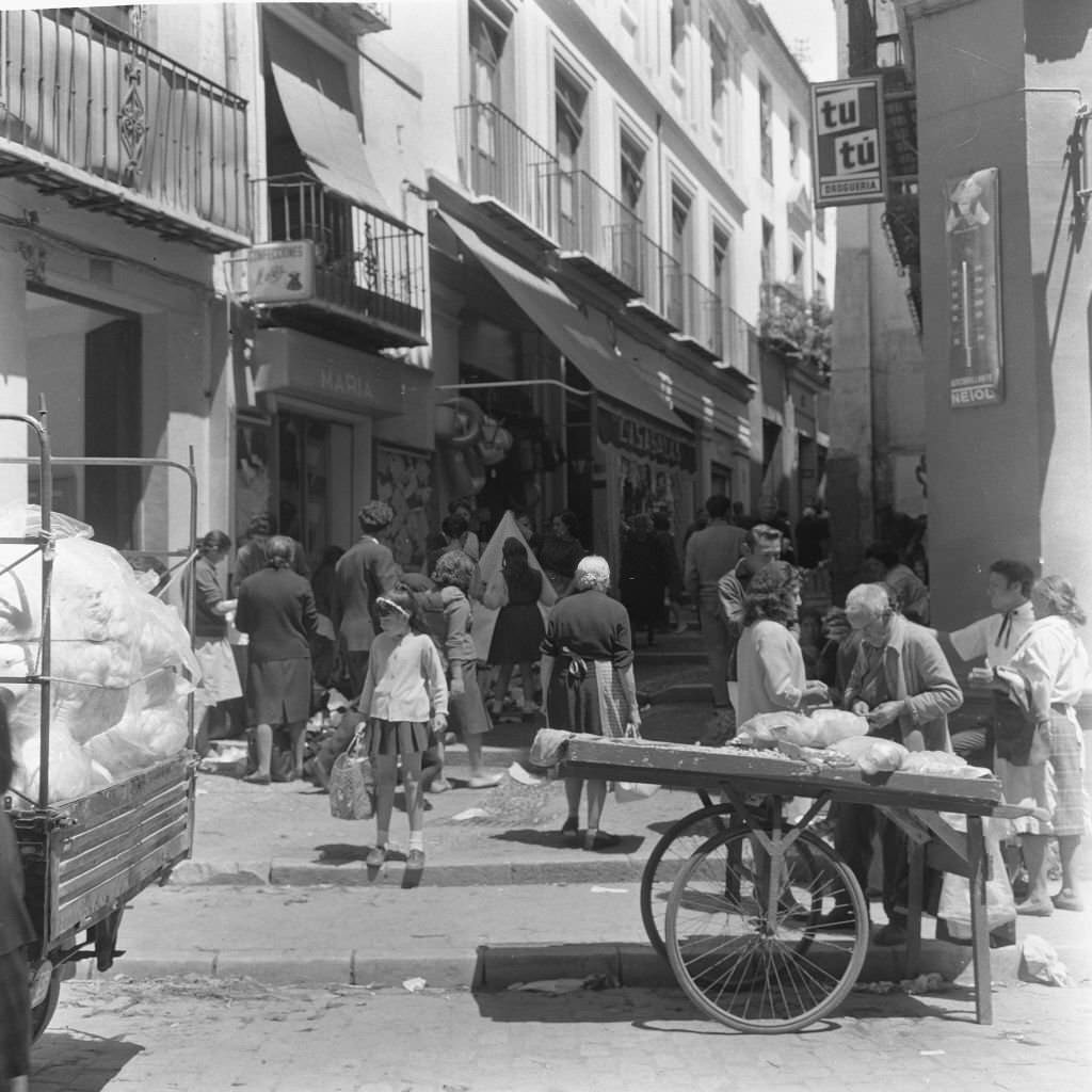 Granada, street scene, 1965