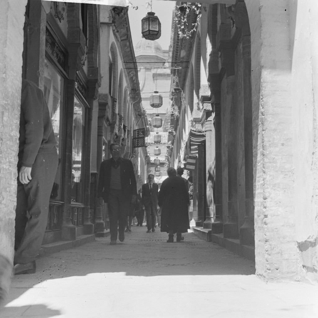 Granada, street view, 1965