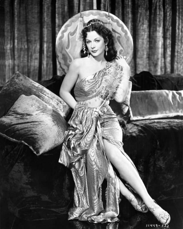 Gorgeous Photos of Hedy Lamarr in Beautiful Costumes during the Filming of 'Samson and Delilah (1949)'