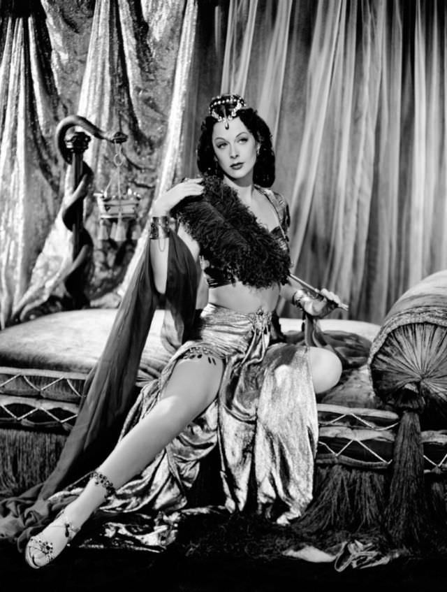 Gorgeous Photos of Hedy Lamarr in Beautiful Costumes during the Filming of 'Samson and Delilah (1949)'