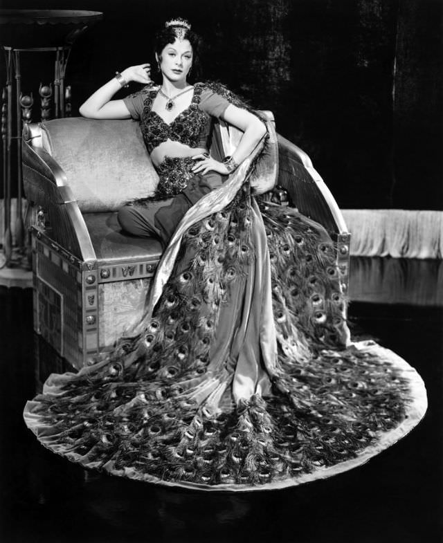 Gorgeous Photos of Hedy Lamarr in Beautiful Costumes during the Filming of 'Samson and Delilah (1949)'