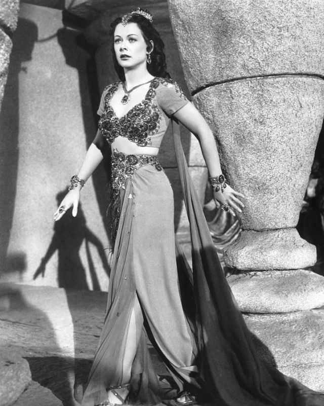 Gorgeous Photos of Hedy Lamarr in Beautiful Costumes during the Filming of 'Samson and Delilah (1949)'