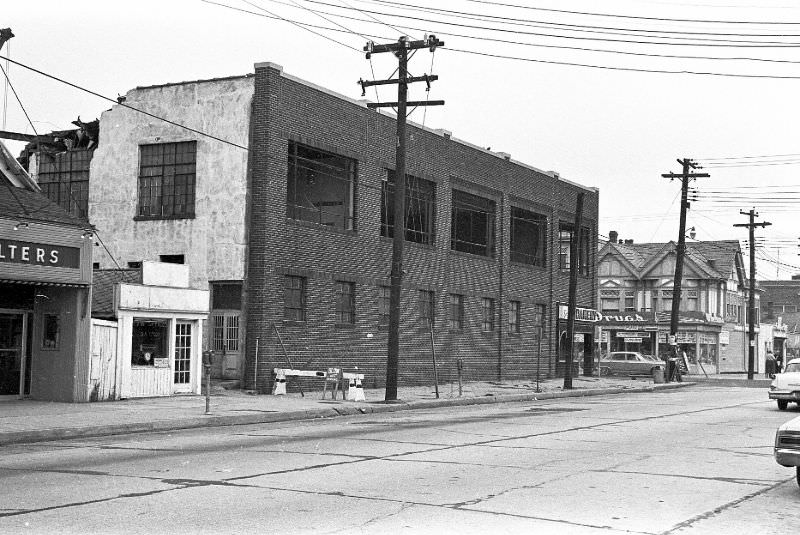 NW corner of Broadway and W Marie St. NE corner to the right. Walter's Liquor store to the left, Hicksville, New York, 1967