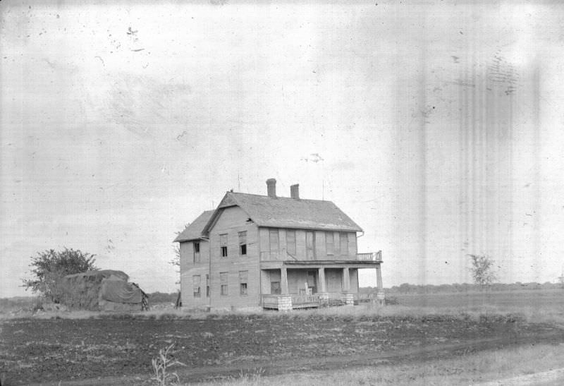 Empty Farmhouse on Clinton Road past Lone Star turn, Douglas County, Kansas, October 1947