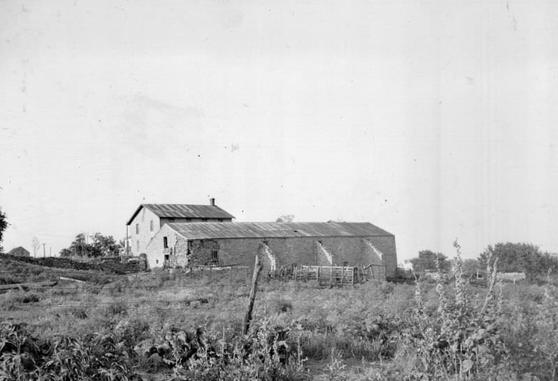 Stone barn, somewhere near Lawrence, Kansas, 1949