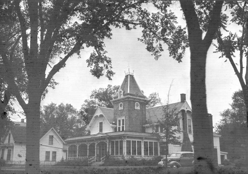 615 Louisiana St., Lawrence, Kansas, November 1947
