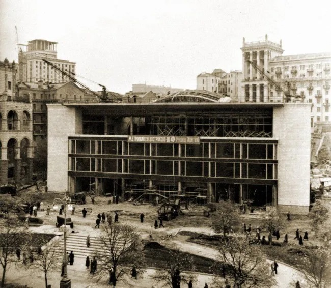 Kreshchatik metro station shortly before the opening, 1960