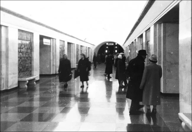 Subway station Khreshchatyk, November 6, in the first hours it opened, 1960