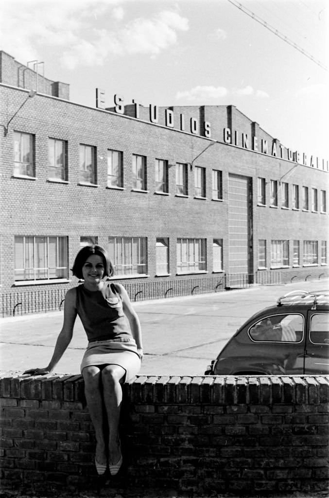 Spanish actress Rocio Durcal in front of the Cinematographic Studios where she was filming Good morning Condesita, Madrid, 1967