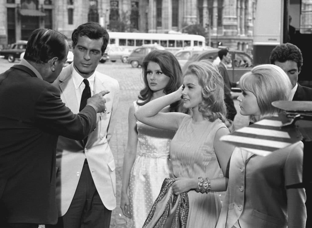 (L to R) American actresses Carol Lynley (1942-2019), Pamela Tiffin and Swedish actress Ann Margret during the filming of the movie “Tres chicas en Madrid”, Spain, 1965.