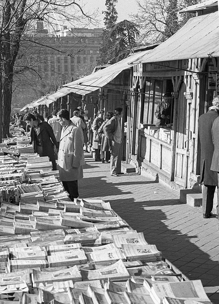 The "Cuesta de Claudio Moyano", 1965, Spain.