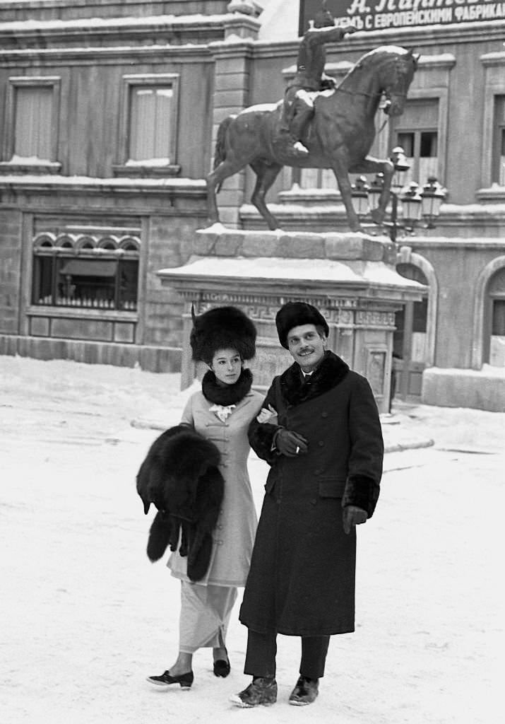 The American actress Geraldine Chaplin during the filming of " Doctor Zhivago" with the Egyptian actor Omar Sharif, 1965, Madrid, Spain.