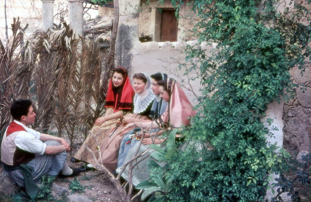 Stunning Color Photos of Mallorca, Spain in the 1950s