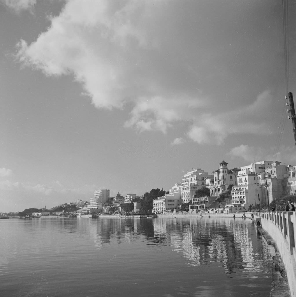 The bay with the big hotels, December 1956.