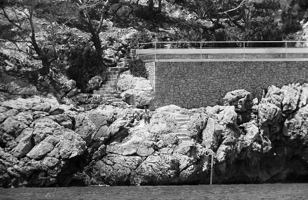 Prince Albert De Liege and his wife Paola De Belgique, on their honeymoon in Majorca, 1959