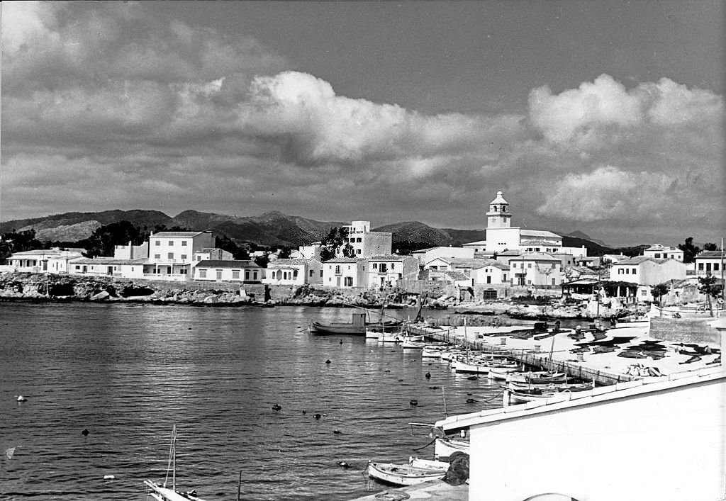 View of the fishing village of Cala Ratjada in Mallorca, 1958