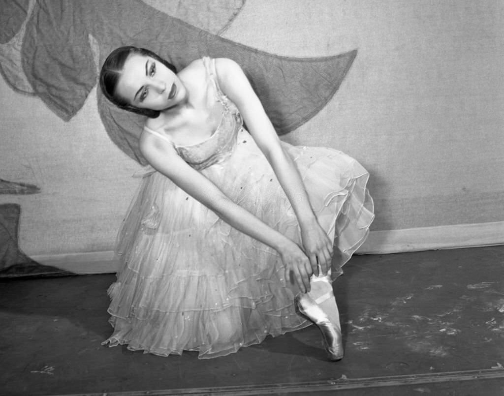 Maria Tallchief in on of her dancing poses.