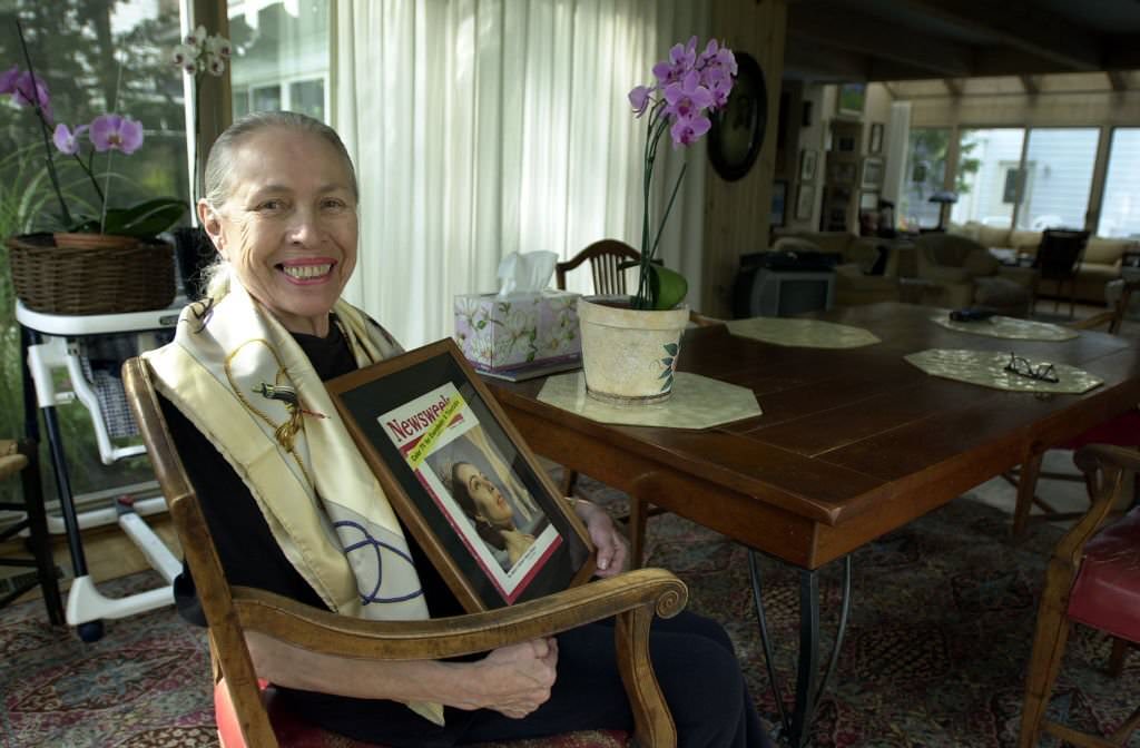 Maria Tallchief in her home in Highland Park, Illinois, 2003