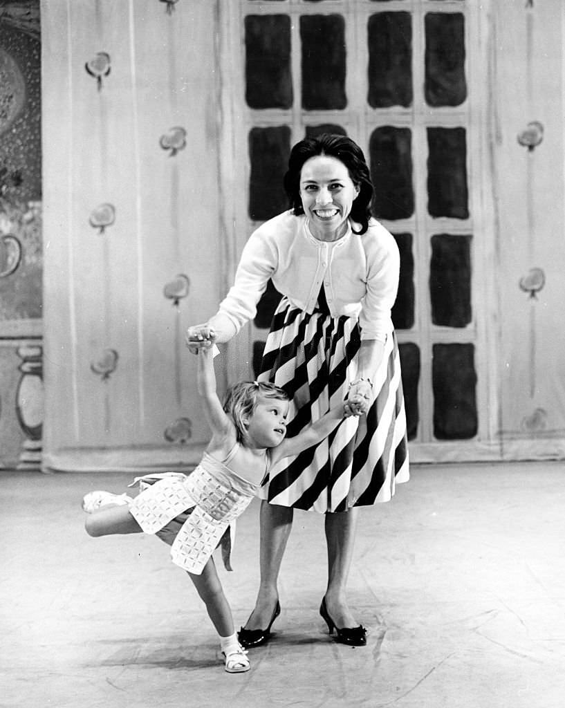 Maria Tallchief in 1961 with her daughter Elise.