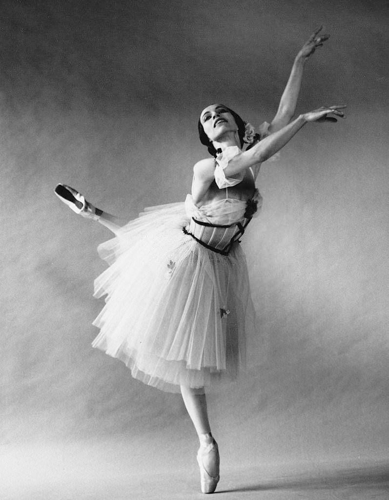 Maria Tallchief performing 'Flower Festival in Genzano' in 1961.