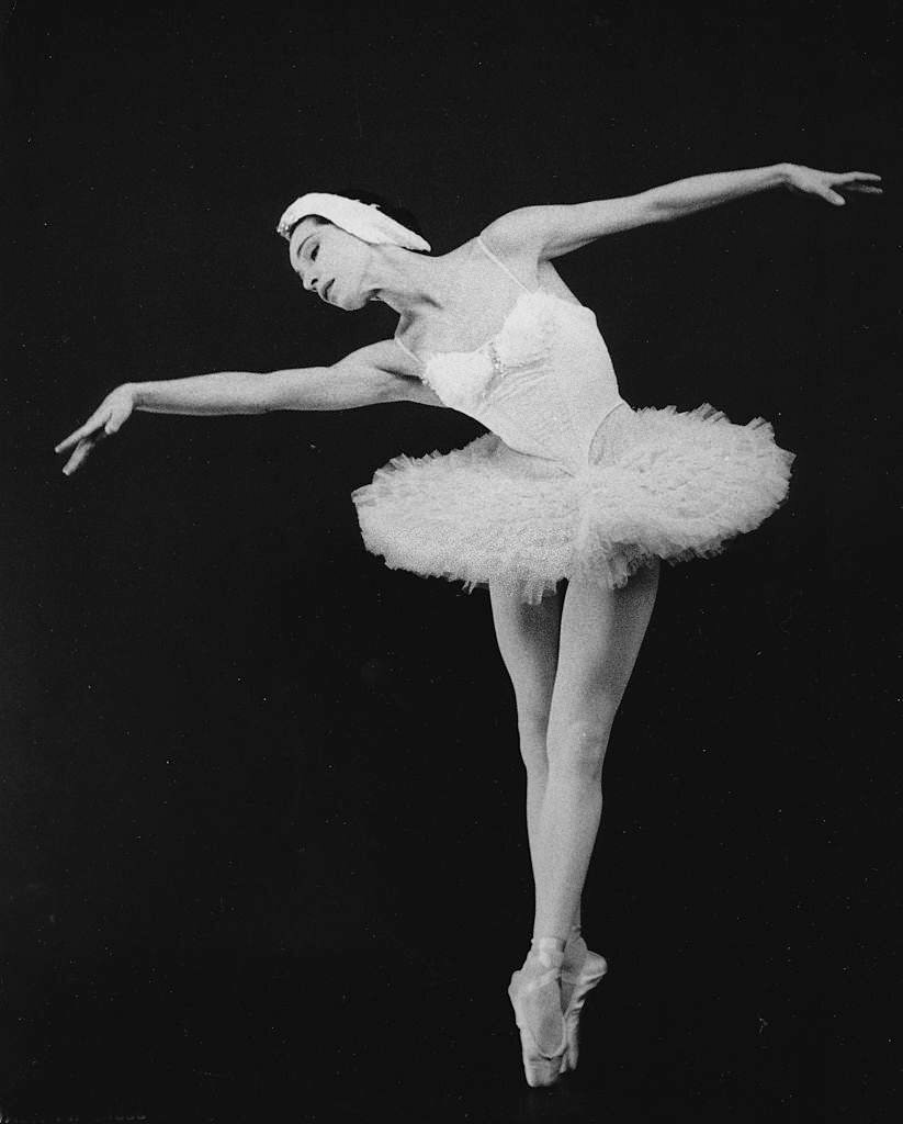 Maria Tallchief performing 'Swan Lake' in December 1960.