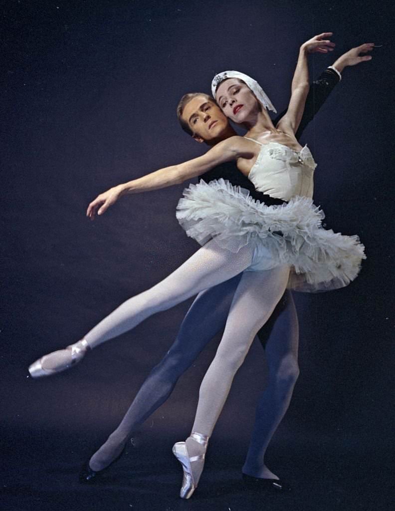 Maria Tallchief and Erik Bruhn in "Swan Lake", 1960.