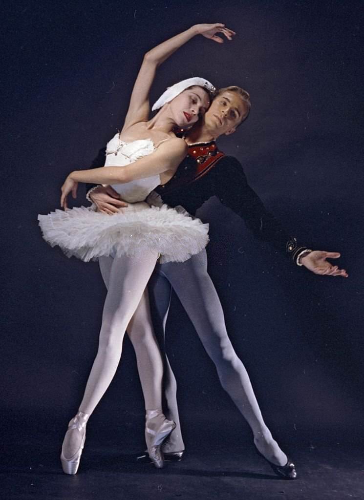 Maria Tallchief and Erik Bruhn in "Swan Lake", 1960.